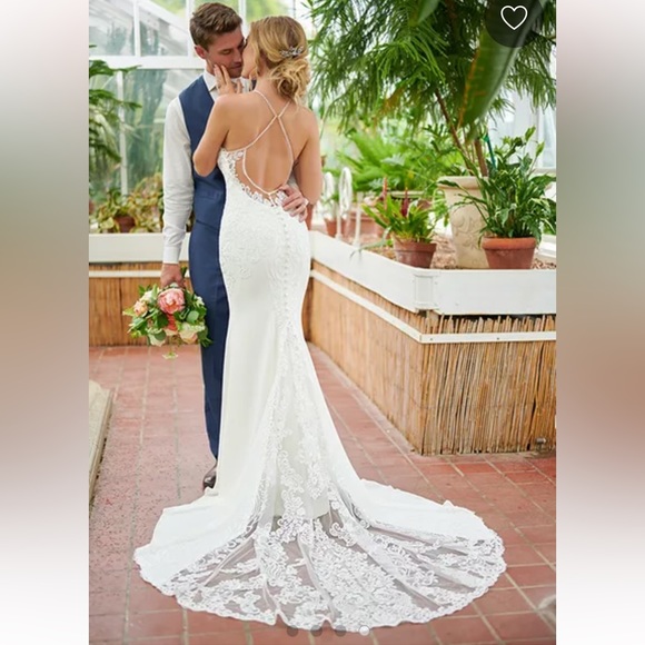 Gorgeous Stella York Wedding Gown - Picture 4 of 16